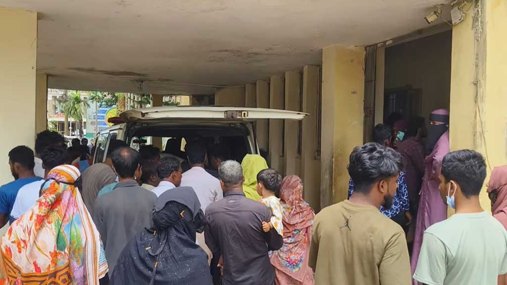 চট্টগ্রামে পাহাড় ধসে মাটি চাপায় দুই শিশুর মৃত্যু